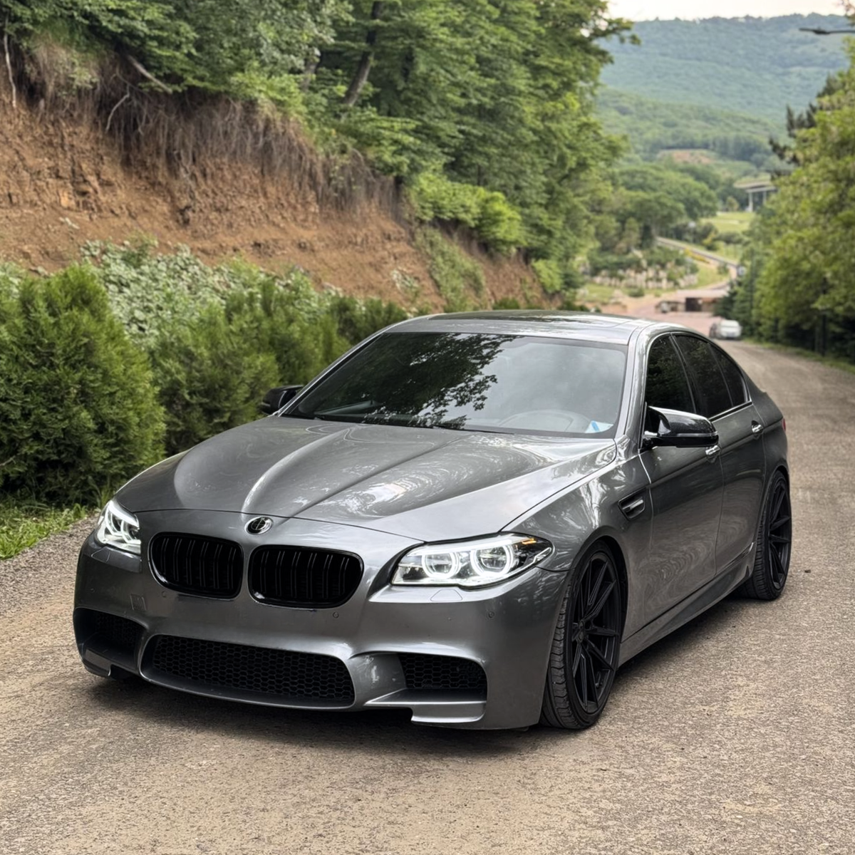 BMW F10/F11/F01/F13 LCI - Peilinkuoret M-look kiiltävän musta