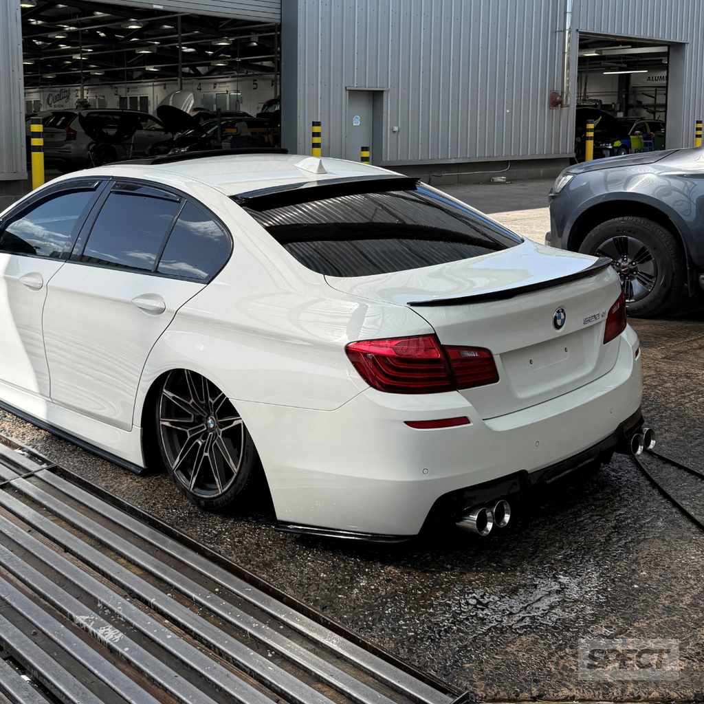 BMW F10/F11 - Diffuusori takapuskuriin Competition M-sport