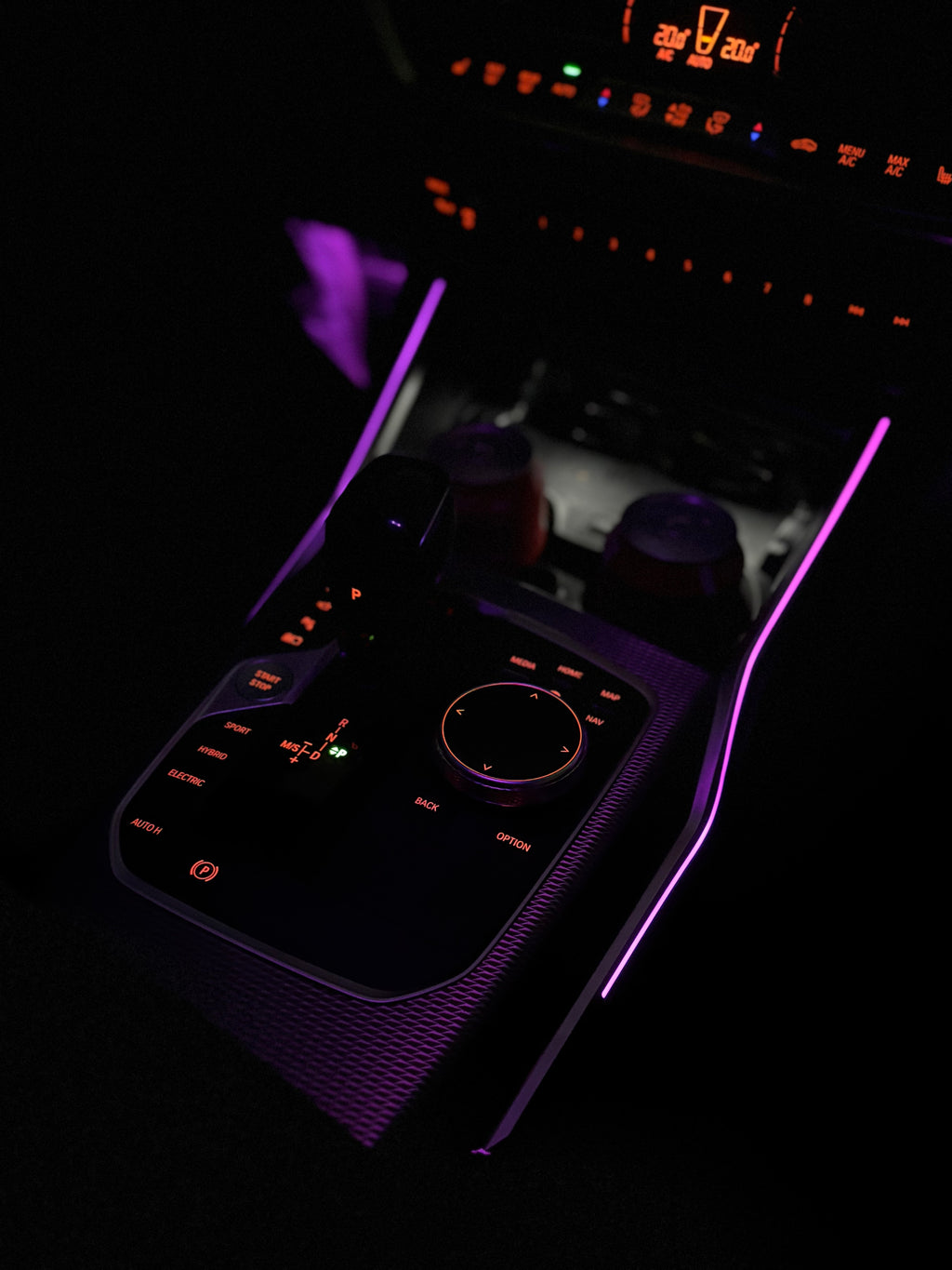 BMW G20/G22/G80/G82 - Keskikonsolin tunnelmavalot NightDrive