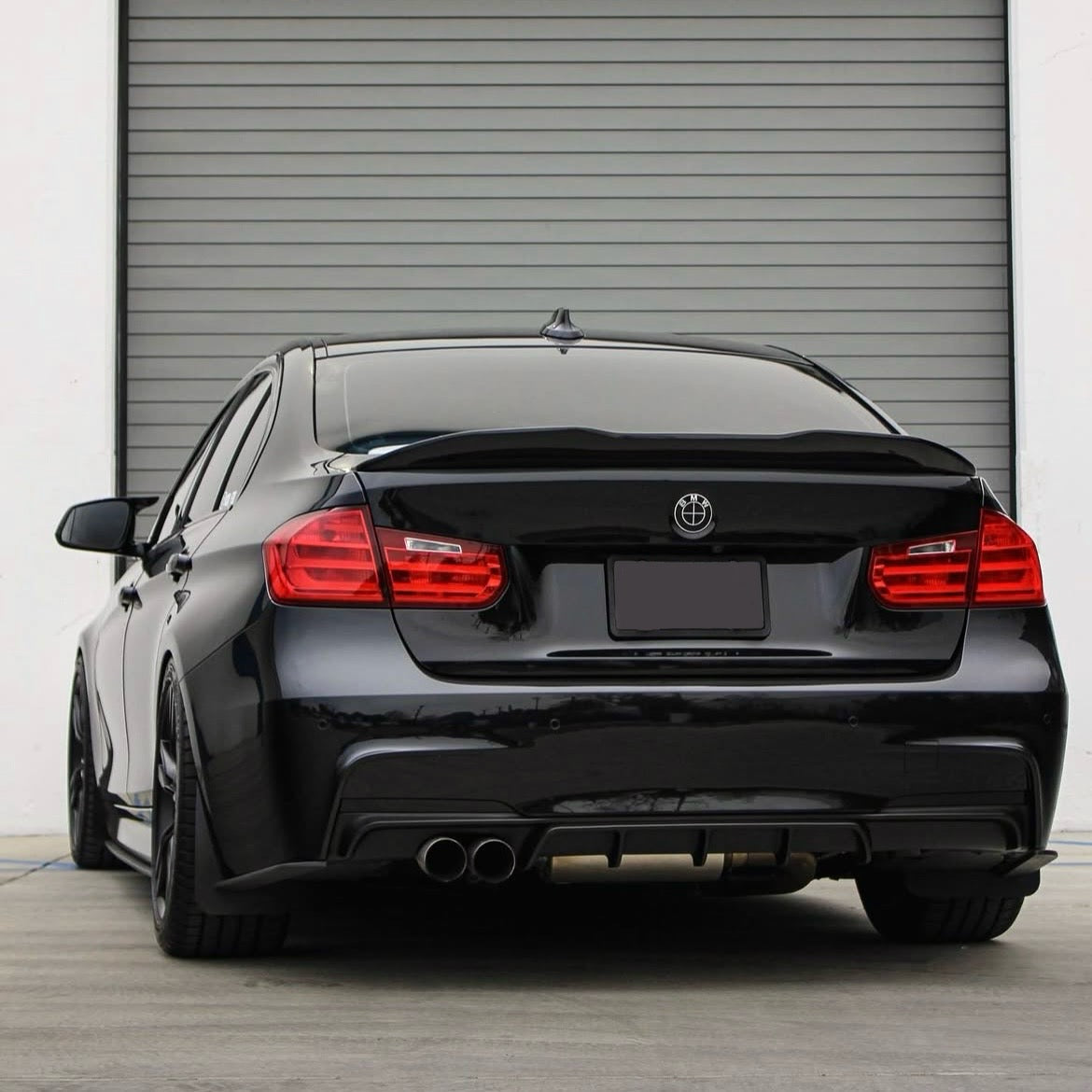 BMW F30/F80 - Takaspoileri PSM kiiltävän musta