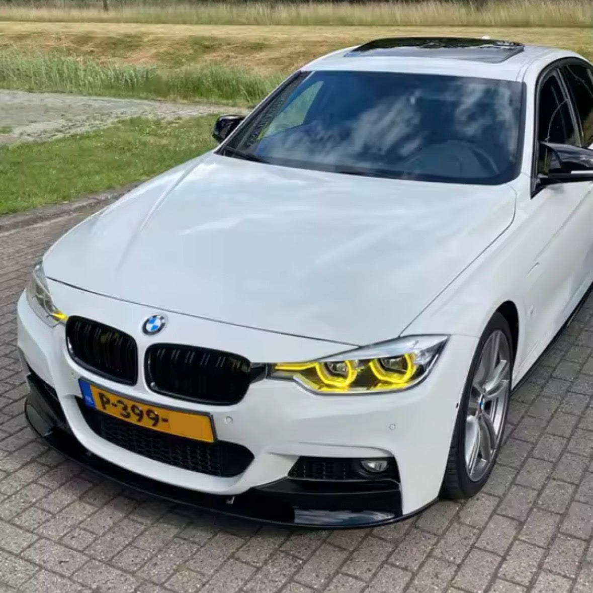 BMW F30/F31 - Kiiltävän mustat munuaiset M-look